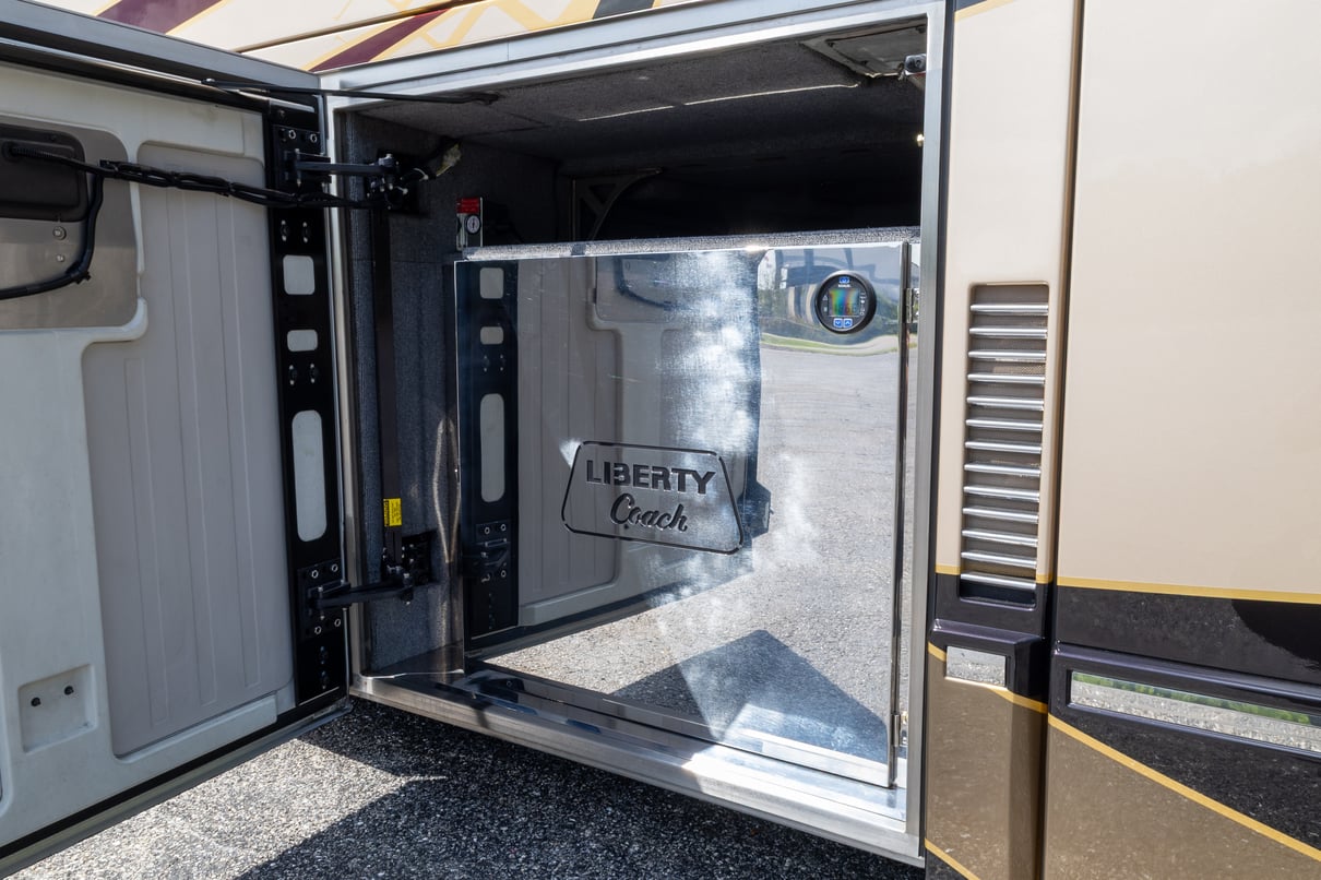 2010 Prevost Liberty H3 45 gallery image-40