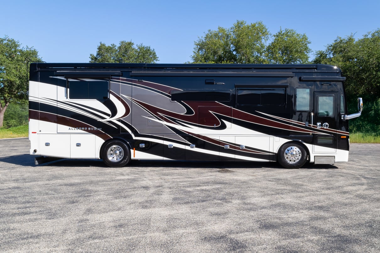 2020 Tiffin Allegro Bus 37AP gallery image-3