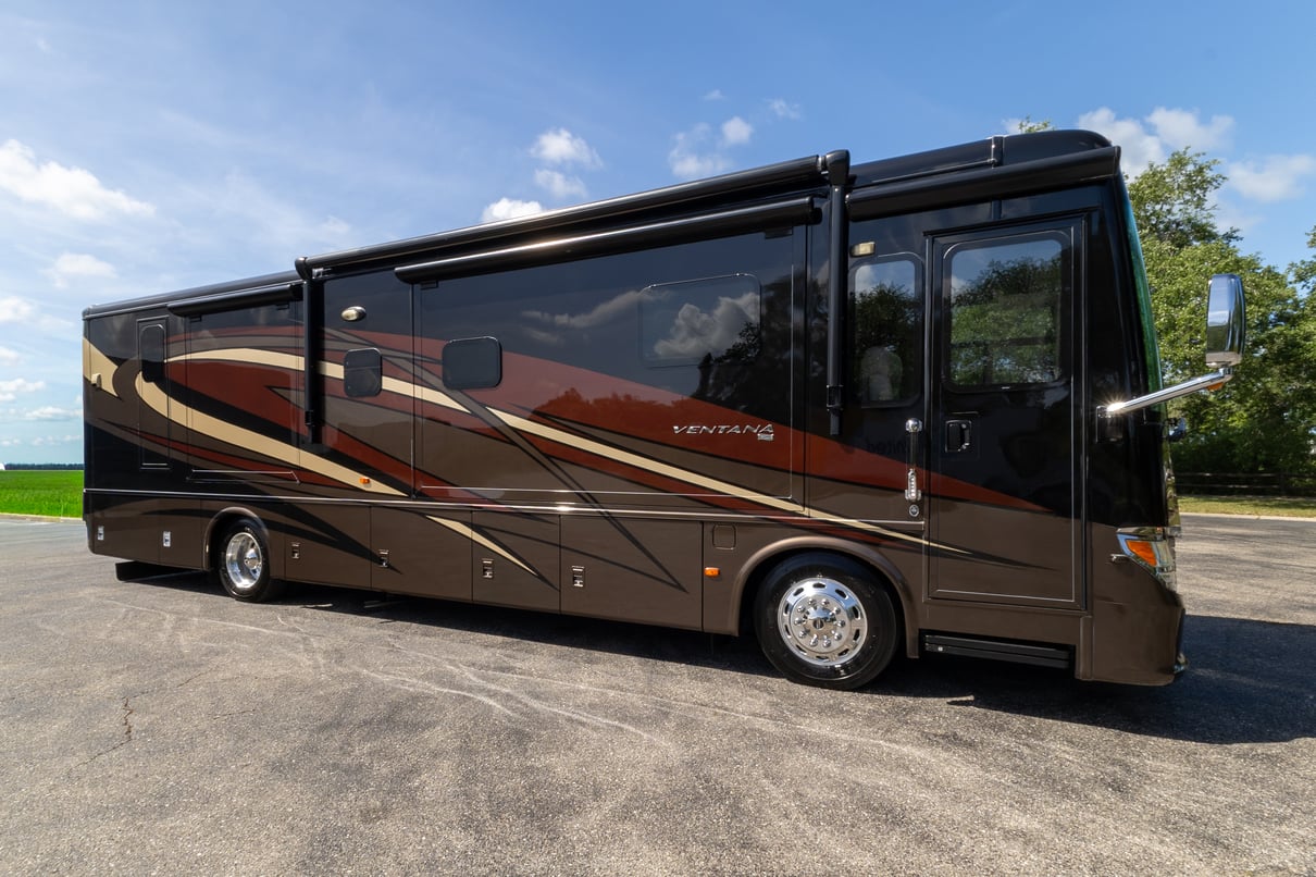 2017 Newmar Ventana 3709 gallery image-2