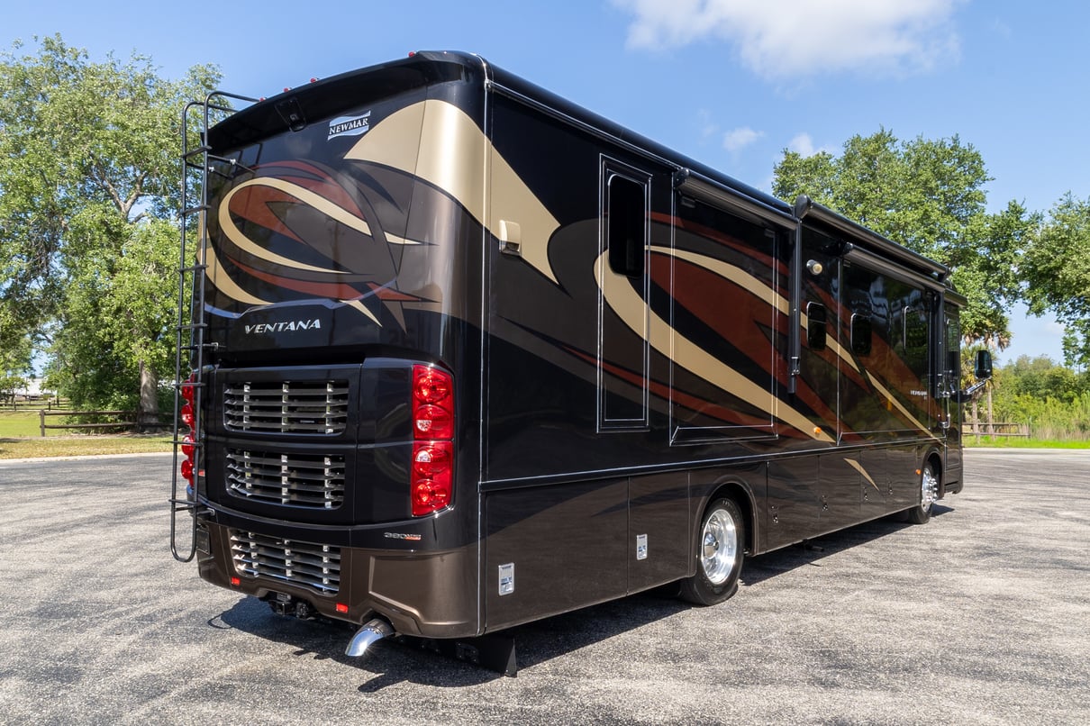 2017 Newmar Ventana 3709 gallery image-5