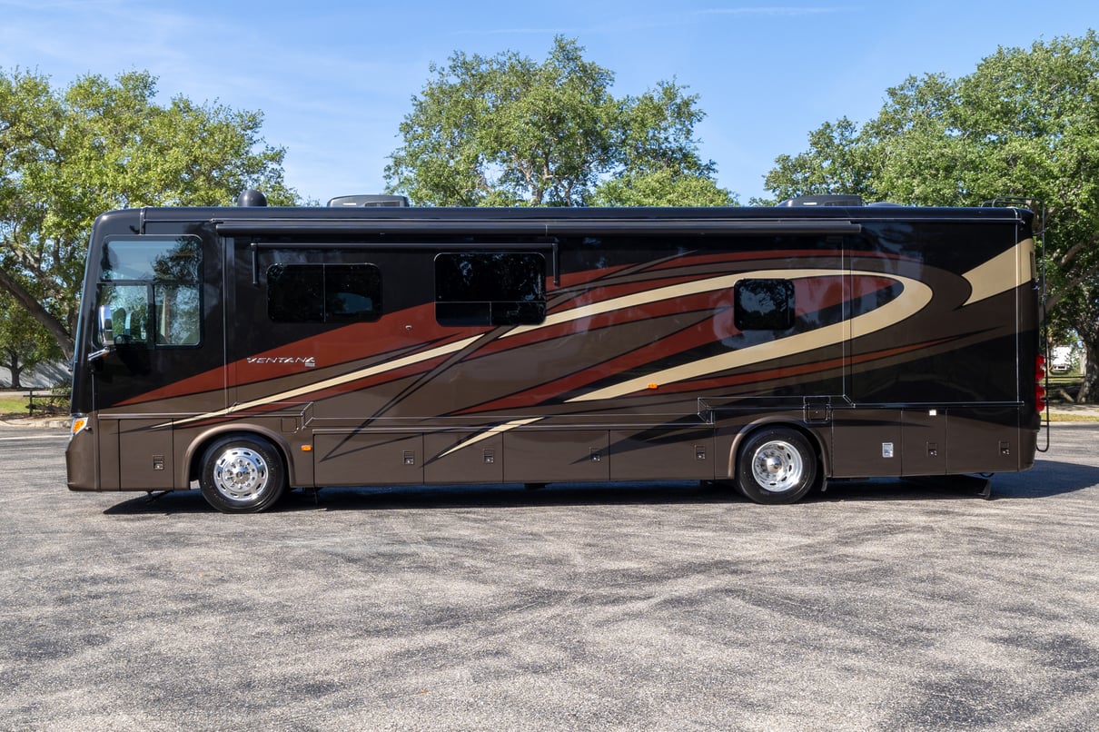 2017 Newmar Ventana 3709 gallery image-9