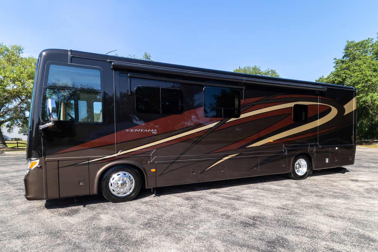 2017 Newmar Ventana 3709 gallery image-10