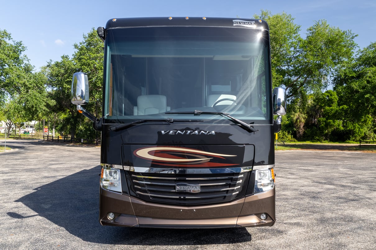 2017 Newmar Ventana 3709 gallery image-12