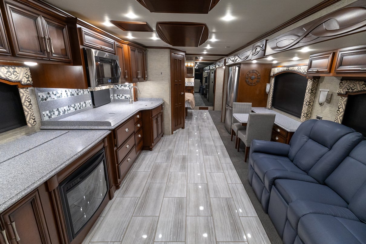 2017 Newmar Ventana 3709 gallery image-14