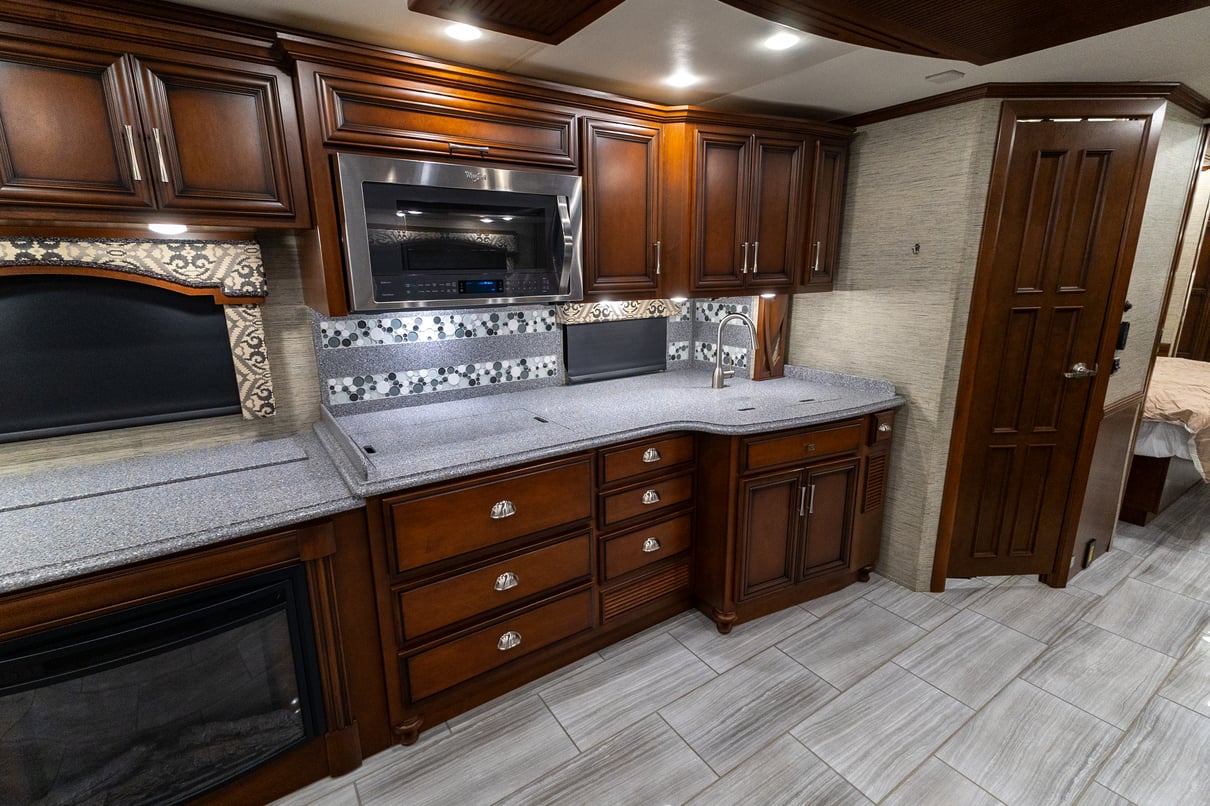 2017 Newmar Ventana 3709 gallery image-18