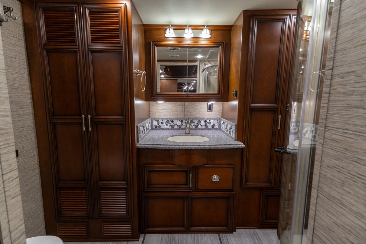 2017 Newmar Ventana 3709 gallery image-28