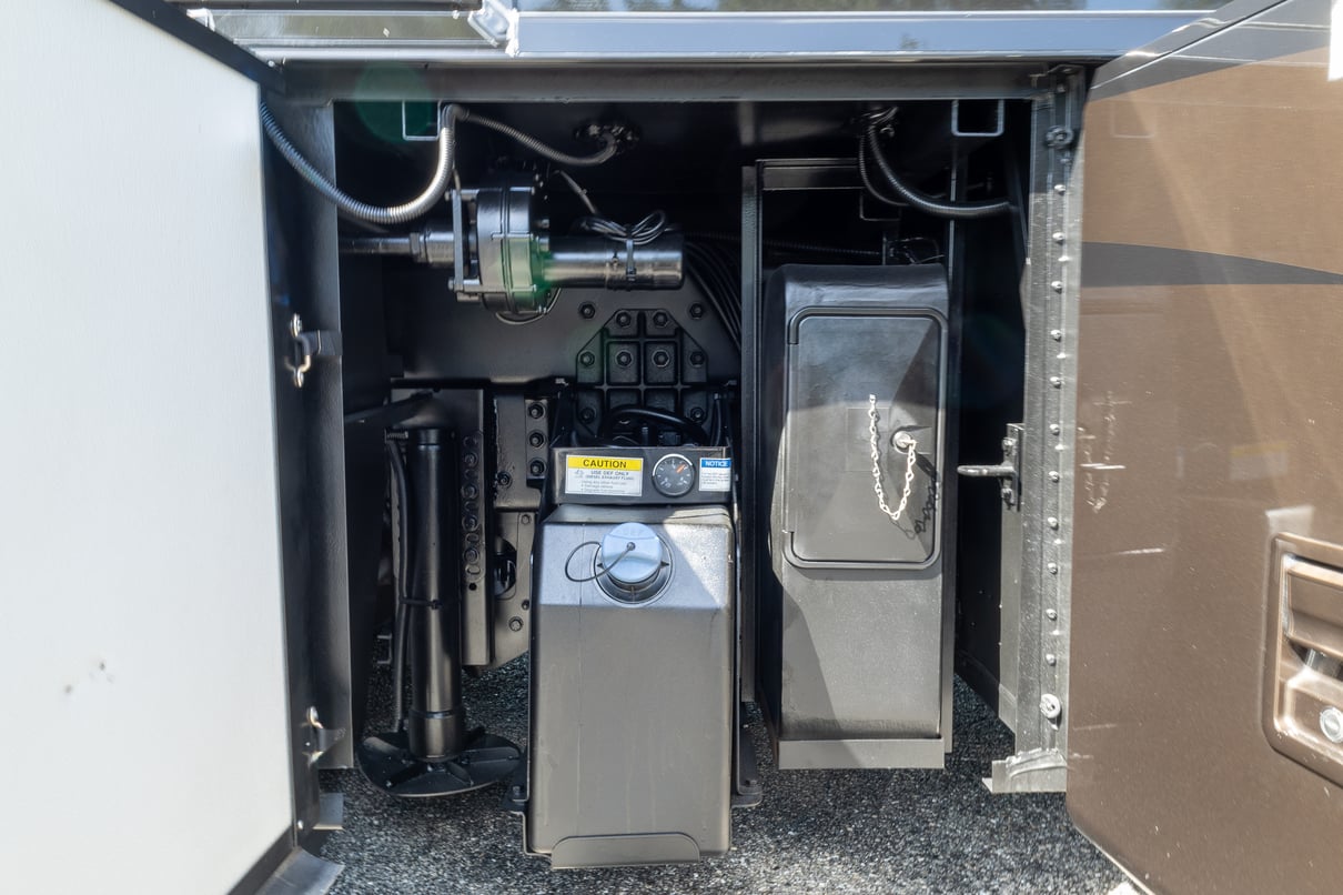 2017 Newmar Ventana 3709 gallery image-46