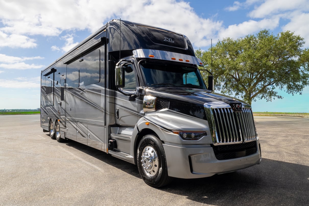 2025 Renegade XL X43 DB gallery image-1