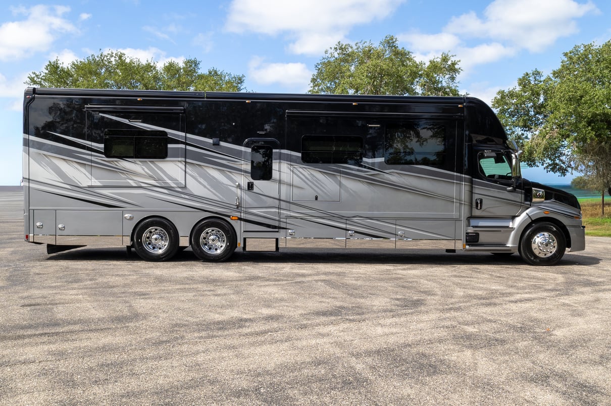 2025 Renegade XL X43 DB gallery image-3