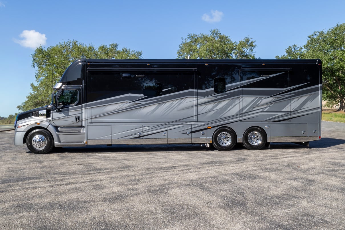 2025 Renegade XL X43 DB gallery image-9