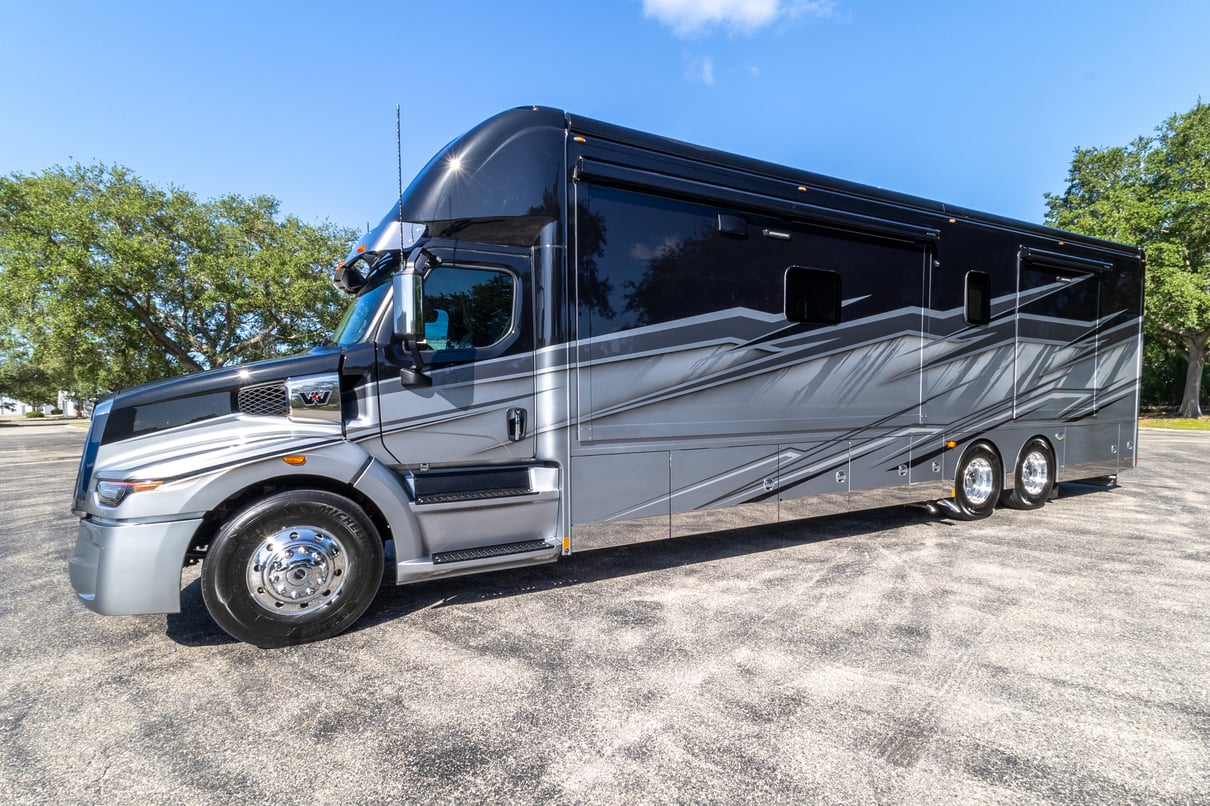 2025 Renegade XL X43 DB gallery image-10