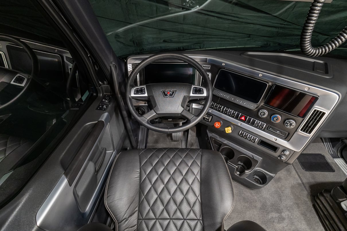 2025 Renegade XL X43 DB gallery image-13