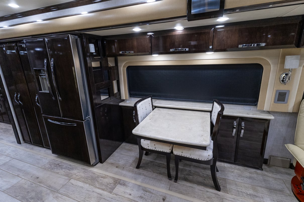 2020 Newmar King Aire 4569 gallery image-16