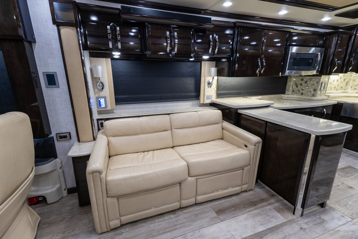 2020 Newmar King Aire 4569 gallery image-17