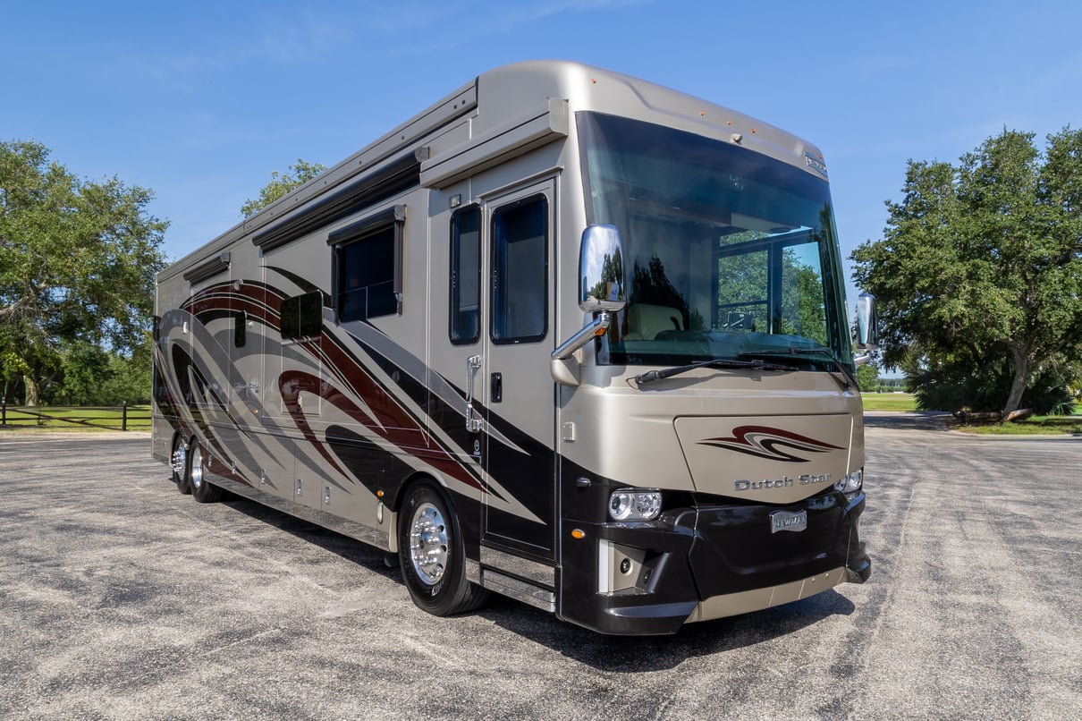 2019 Newmar Dutch Star 4369 gallery image-1