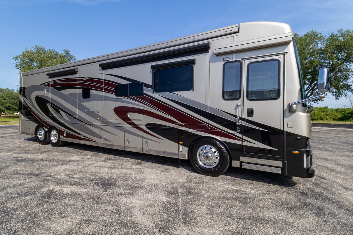 2019 Newmar Dutch Star 4369 gallery image-2