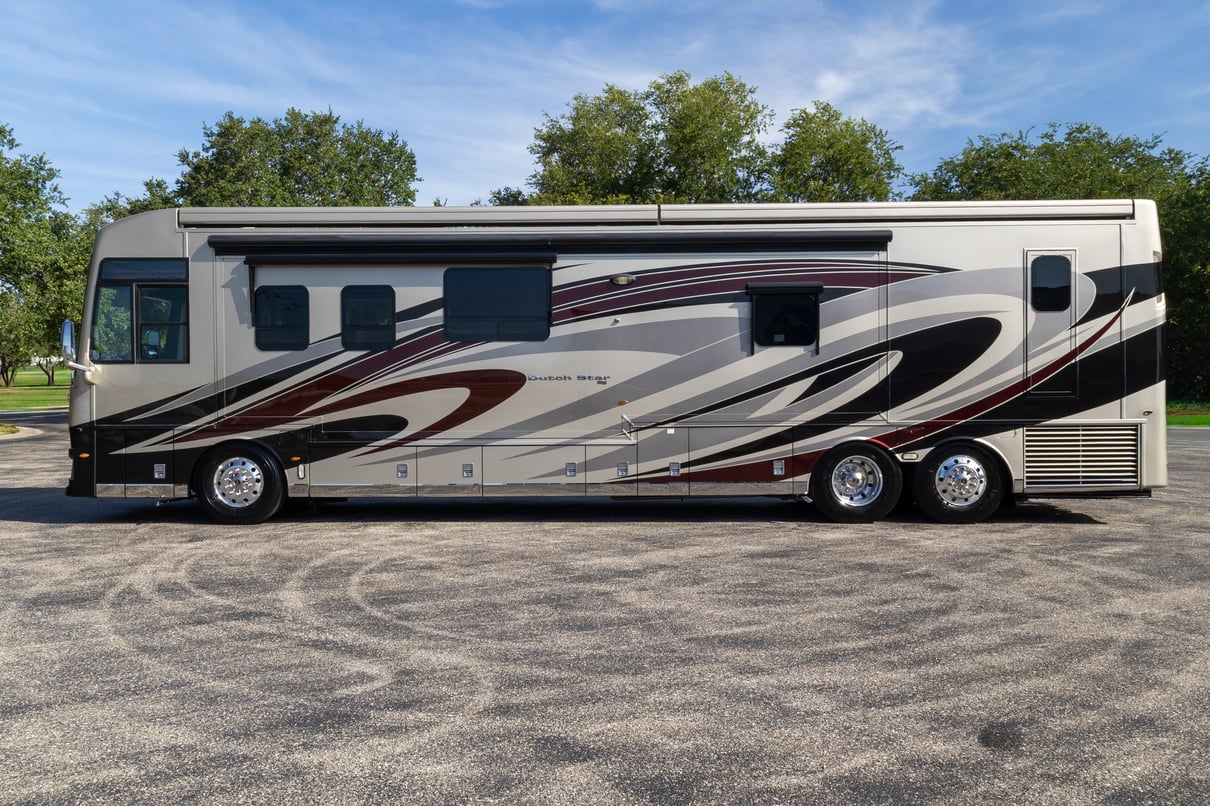 2019 Newmar Dutch Star 4369 gallery image-9