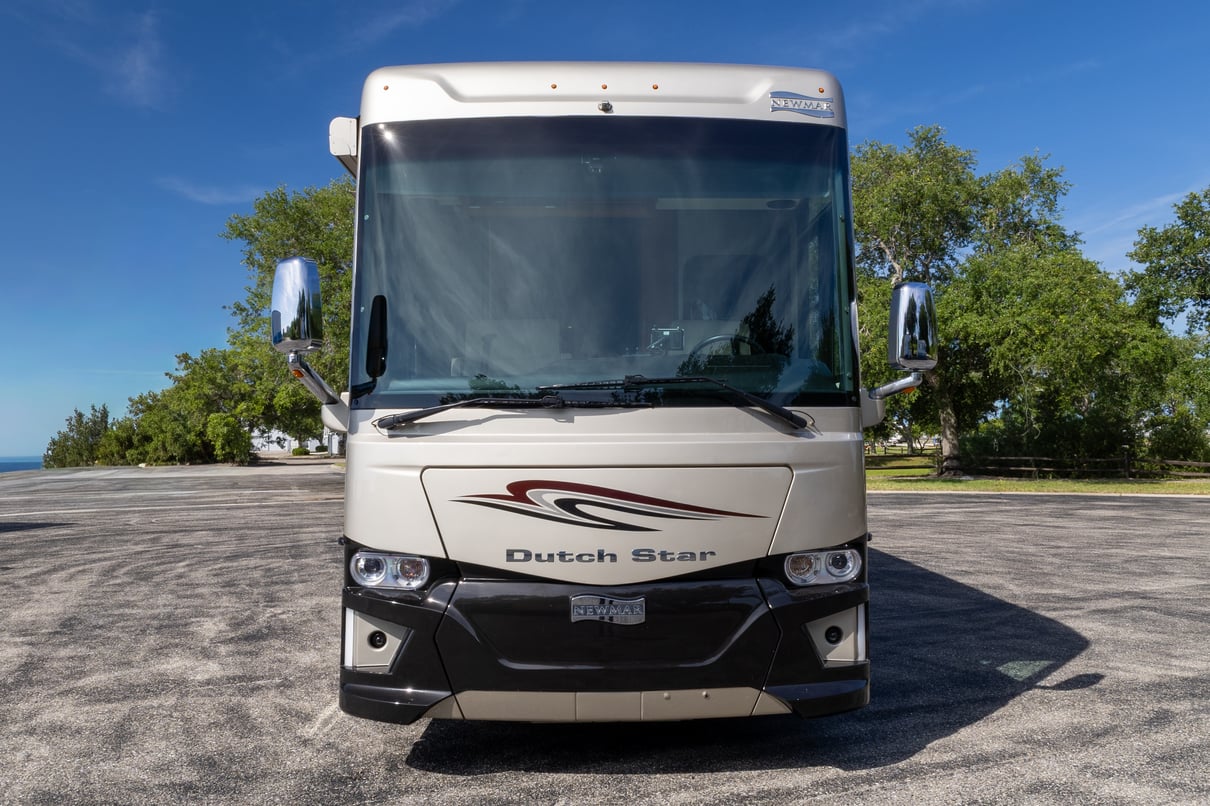 2019 Newmar Dutch Star 4369 gallery image-12
