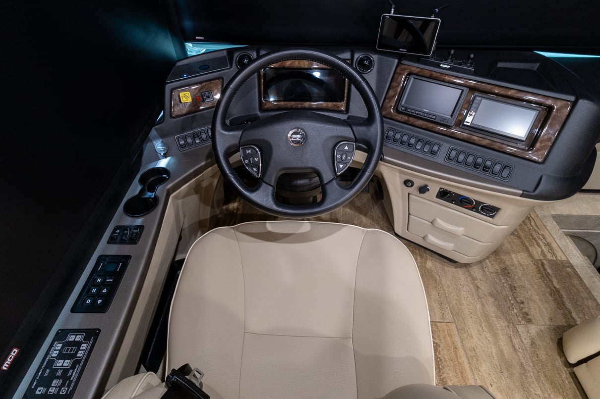 2019 Newmar Dutch Star 4369 gallery image-13