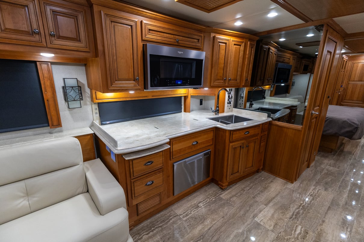 2019 Newmar Dutch Star 4369 gallery image-18
