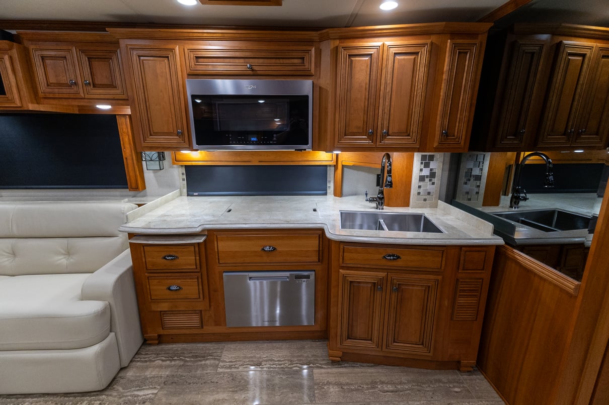2019 Newmar Dutch Star 4369 gallery image-19