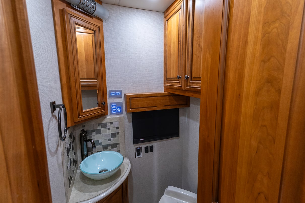 2019 Newmar Dutch Star 4369 gallery image-22