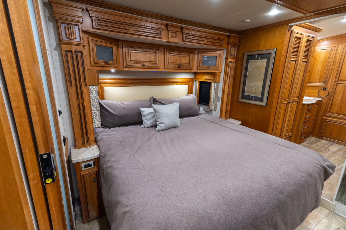 2019 Newmar Dutch Star 4369 gallery image-24