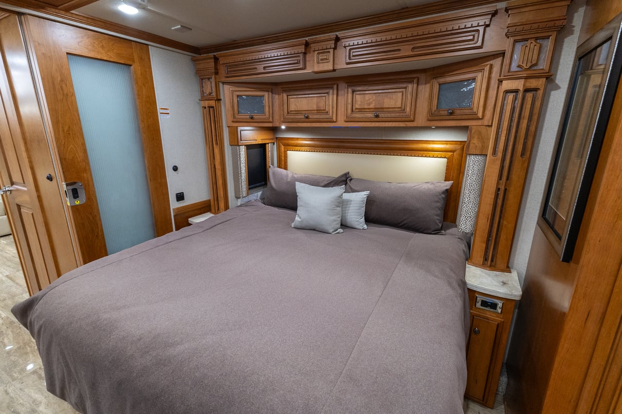 2019 Newmar Dutch Star 4369 gallery image-26