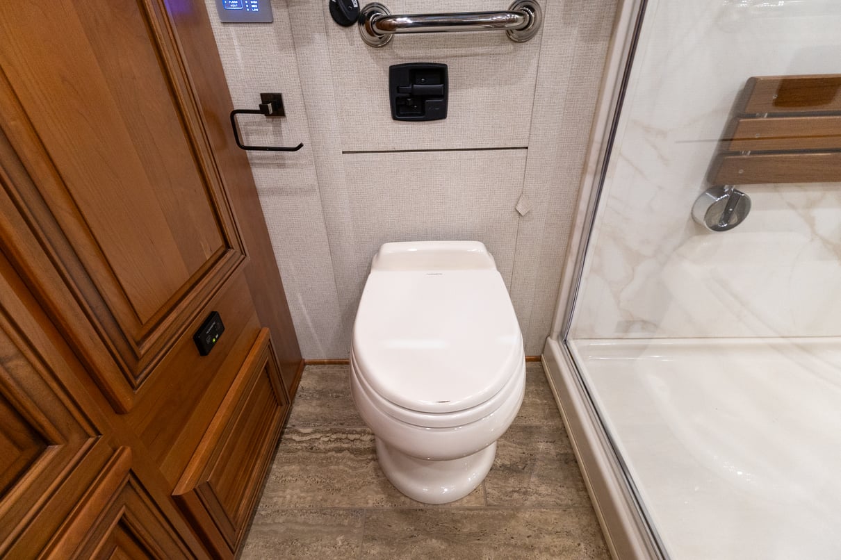 2019 Newmar Dutch Star 4369 gallery image-30