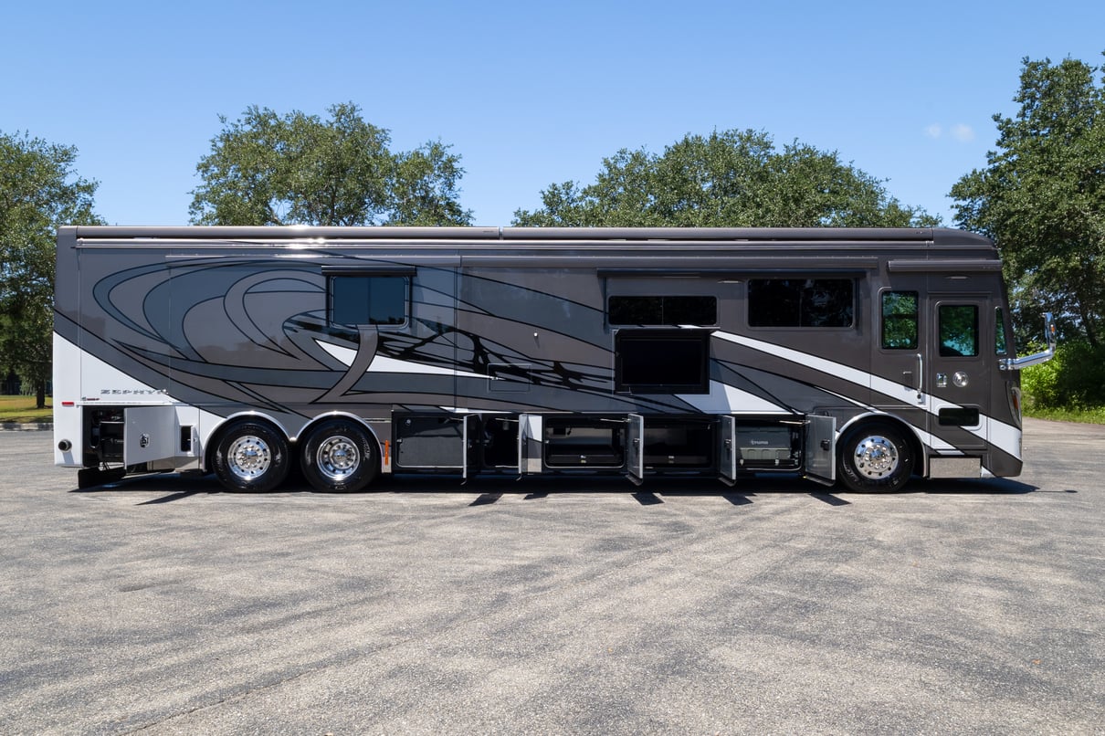 2021 Tiffin Zephyr 45PZ gallery image-34
