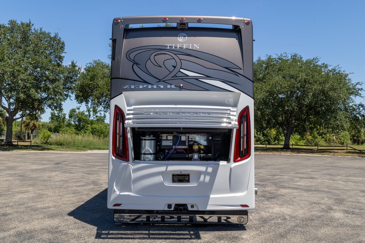 2021 Tiffin Zephyr 45PZ gallery image-50