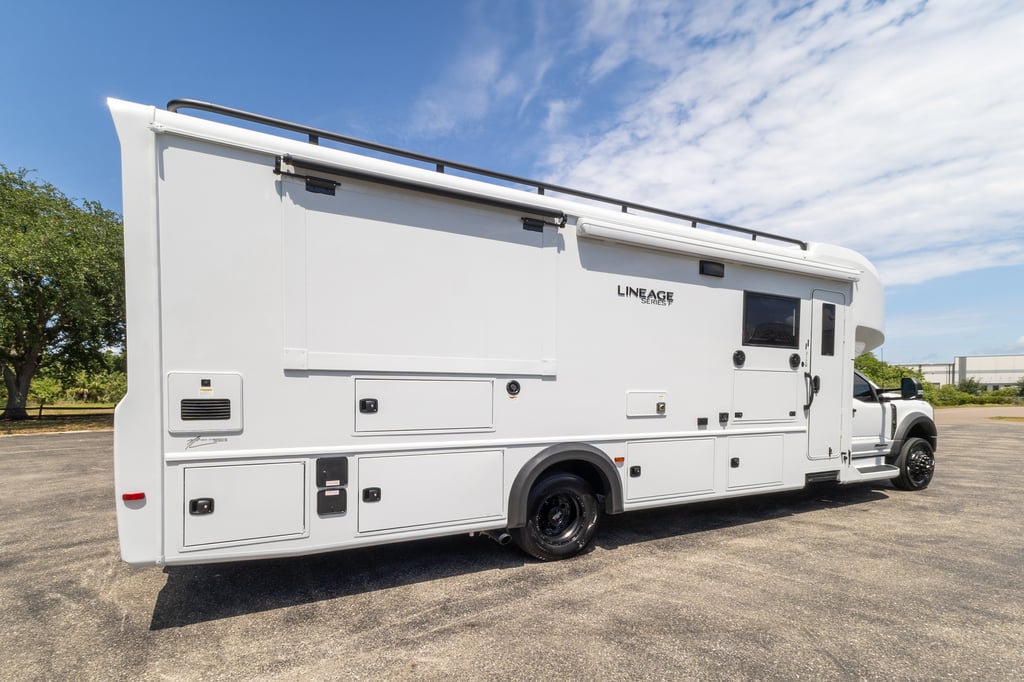 2026 Grand Design Lineage 31ZW