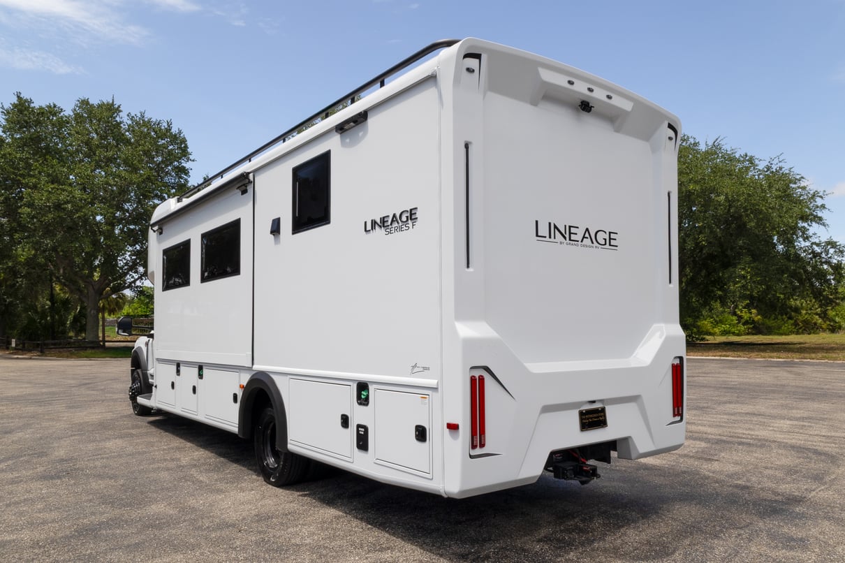 2026 Grand Design Lineage F 31ZW gallery image-7