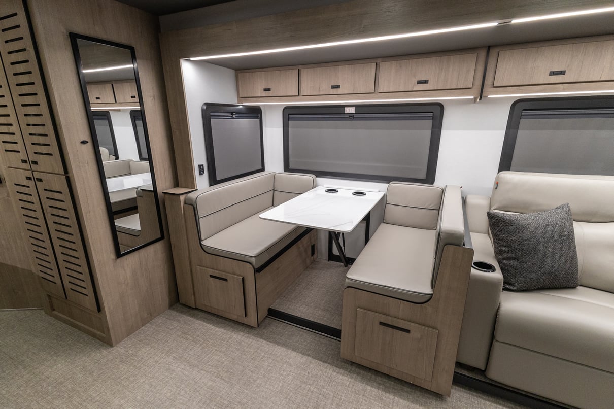 2026 Grand Design Lineage F 31ZW gallery image-16