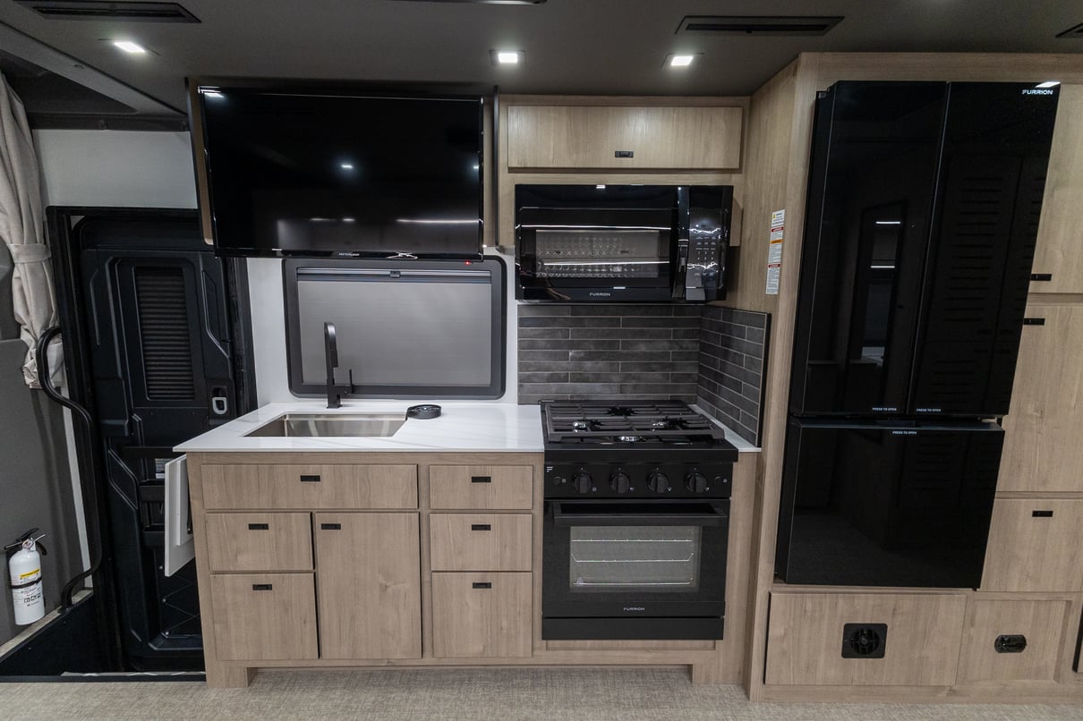 2026 Grand Design Lineage F 31ZW gallery image-18