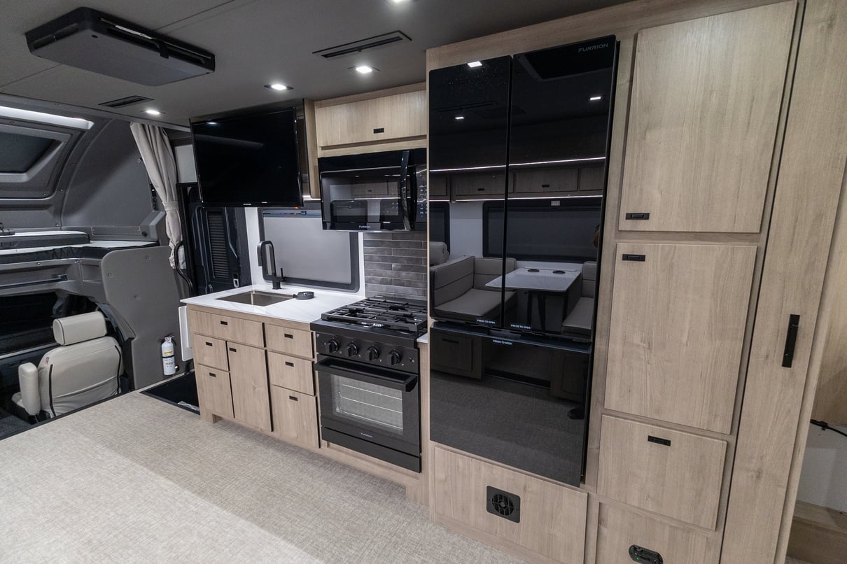 2026 Grand Design Lineage F 31ZW gallery image-19