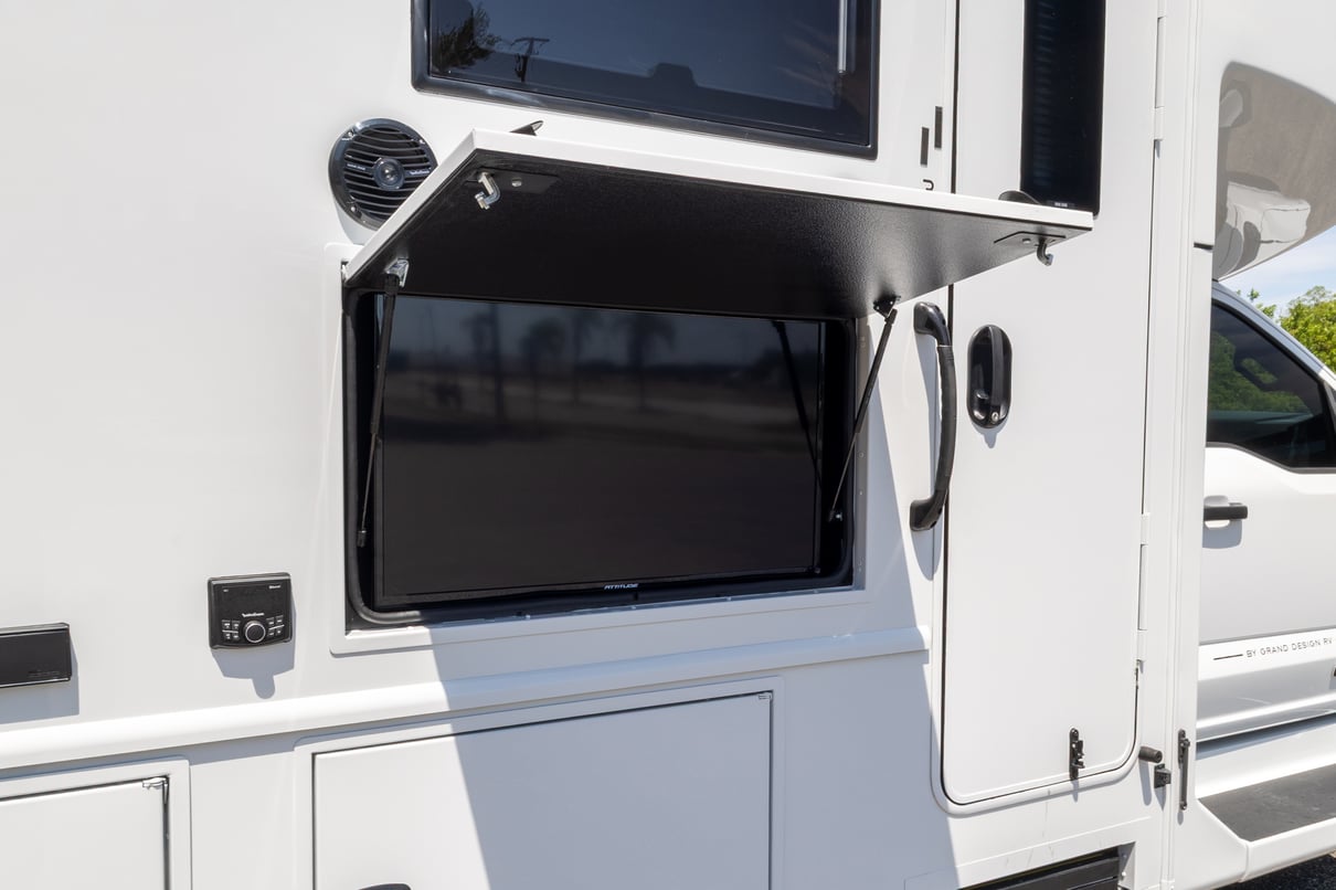 2026 Grand Design Lineage F 31ZW gallery image-36