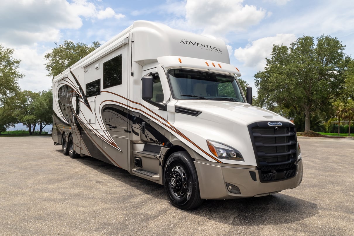 2026 SHOWHAULER ADVENTURE A4502 gallery image-1
