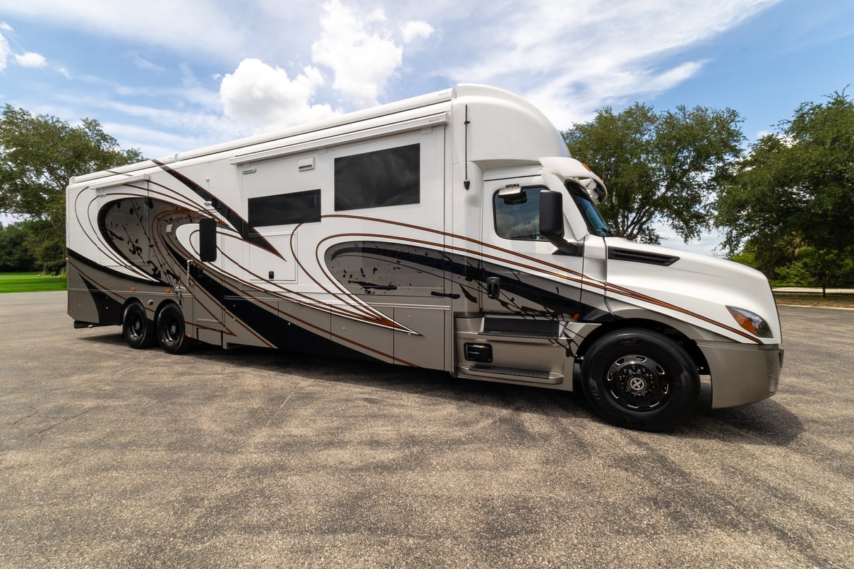 2026 SHOWHAULER ADVENTURE A4502 gallery image-2