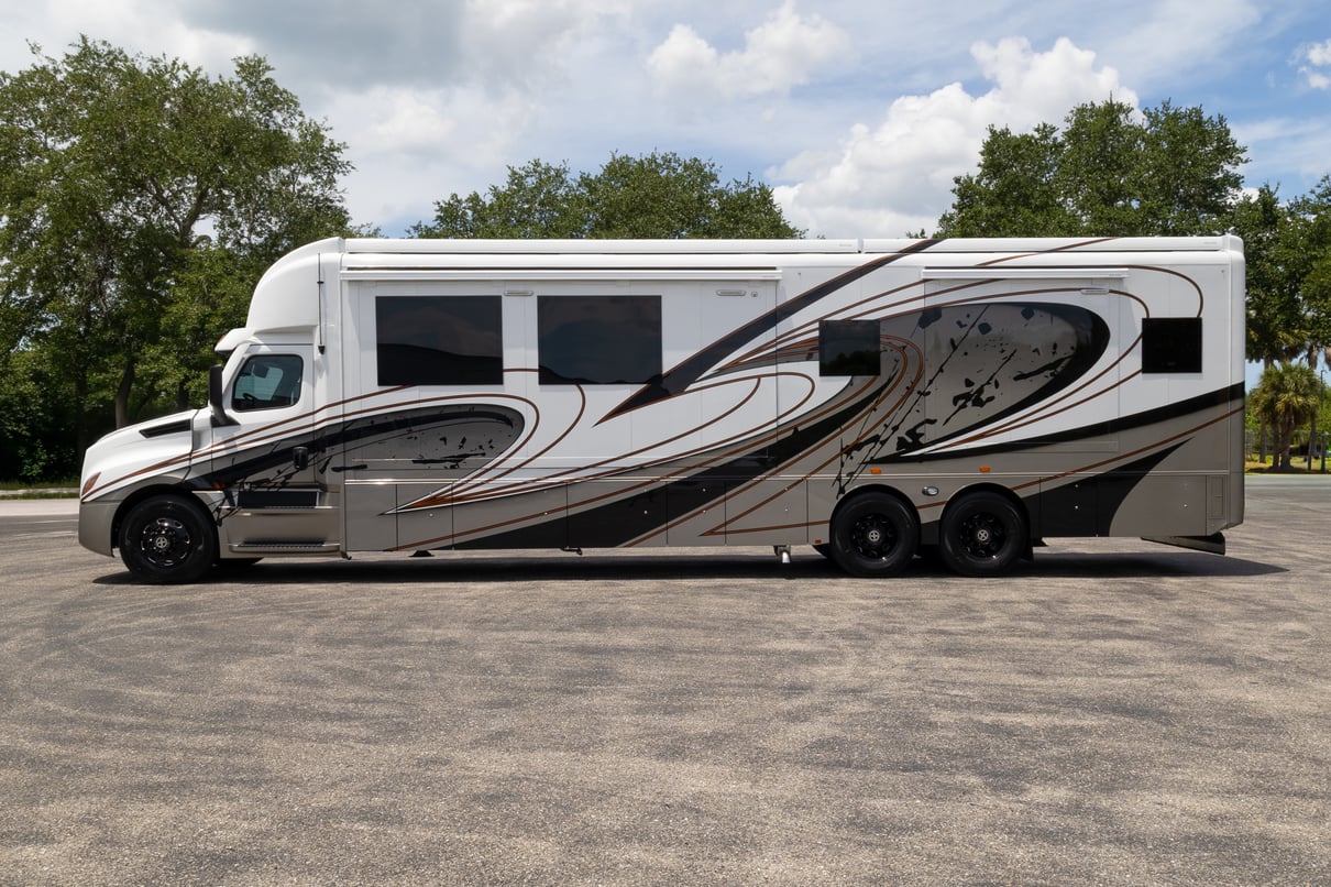 2026 SHOWHAULER ADVENTURE A4502 gallery image-9