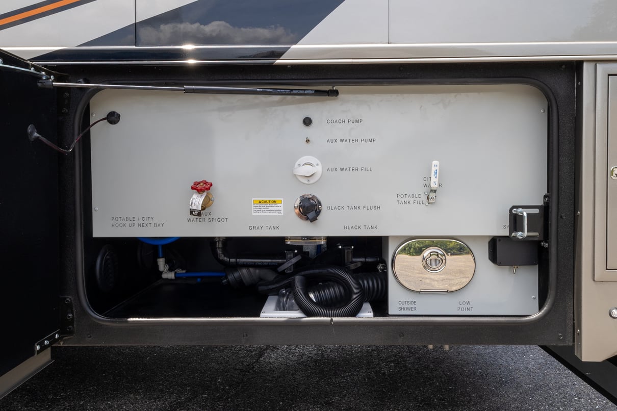 2026 SHOWHAULER ADVENTURE A4502 gallery image-49