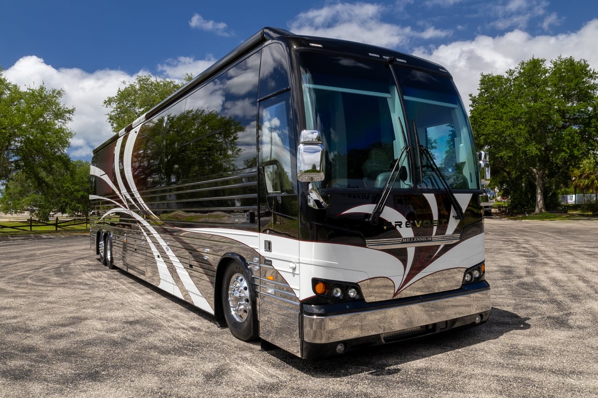 2023 Prevost Millennium X3 45 gallery image-1