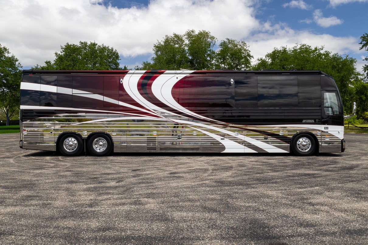 2023 Prevost Millennium X3 45 gallery image-3