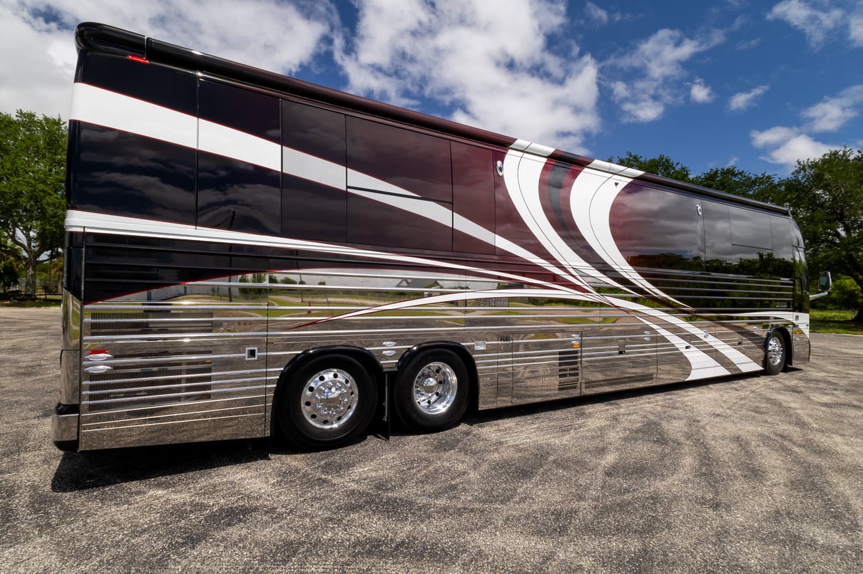 2023 Prevost Millennium X3 45 gallery image-4