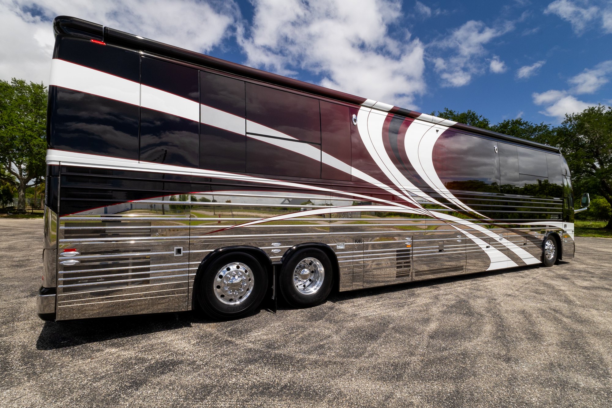 2023 Prevost Millennium X3 45