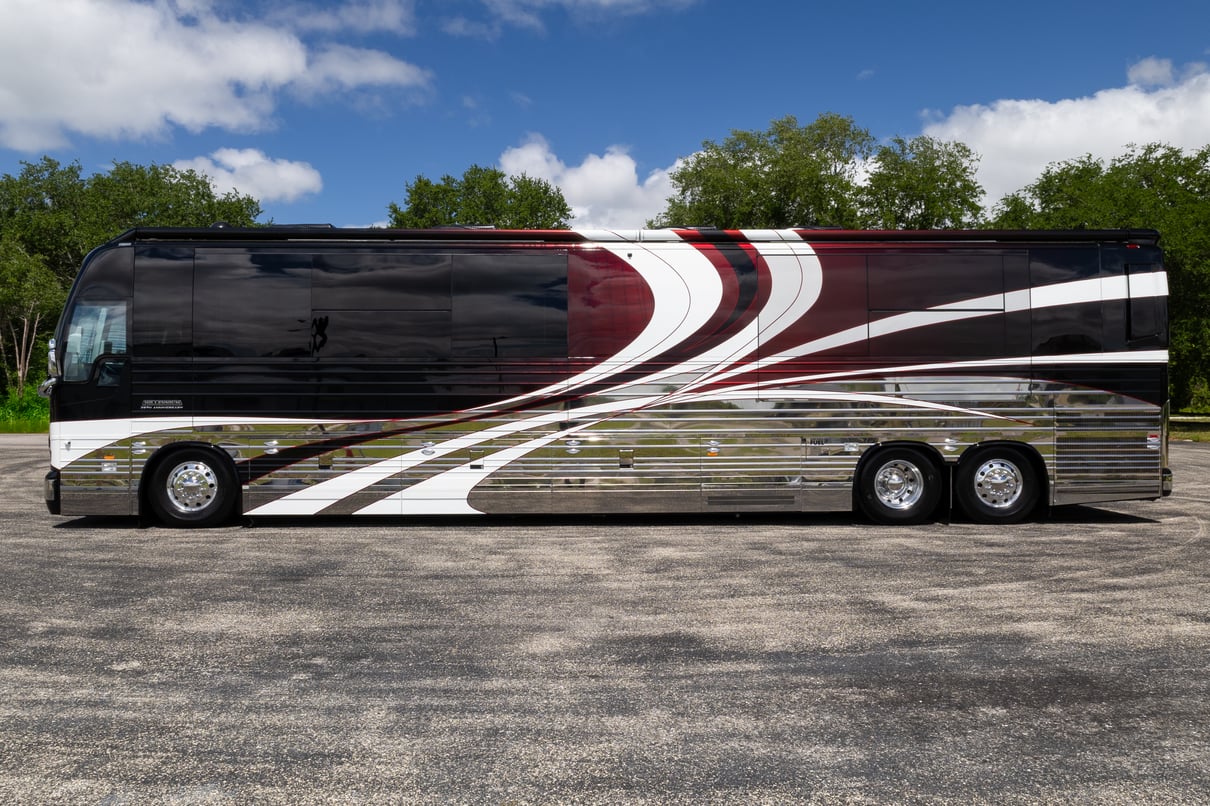 2023 Prevost Millennium X3 45 gallery image-9