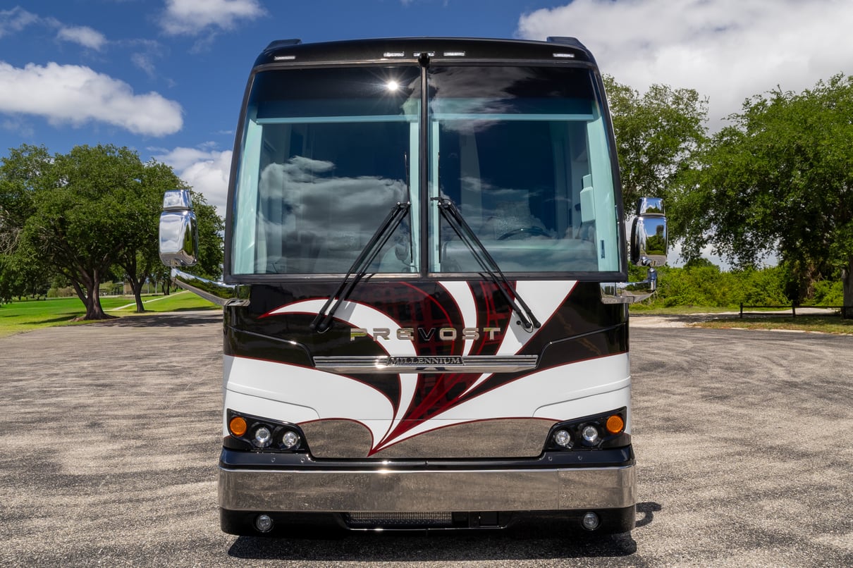 2023 Prevost Millennium X3 45 gallery image-12