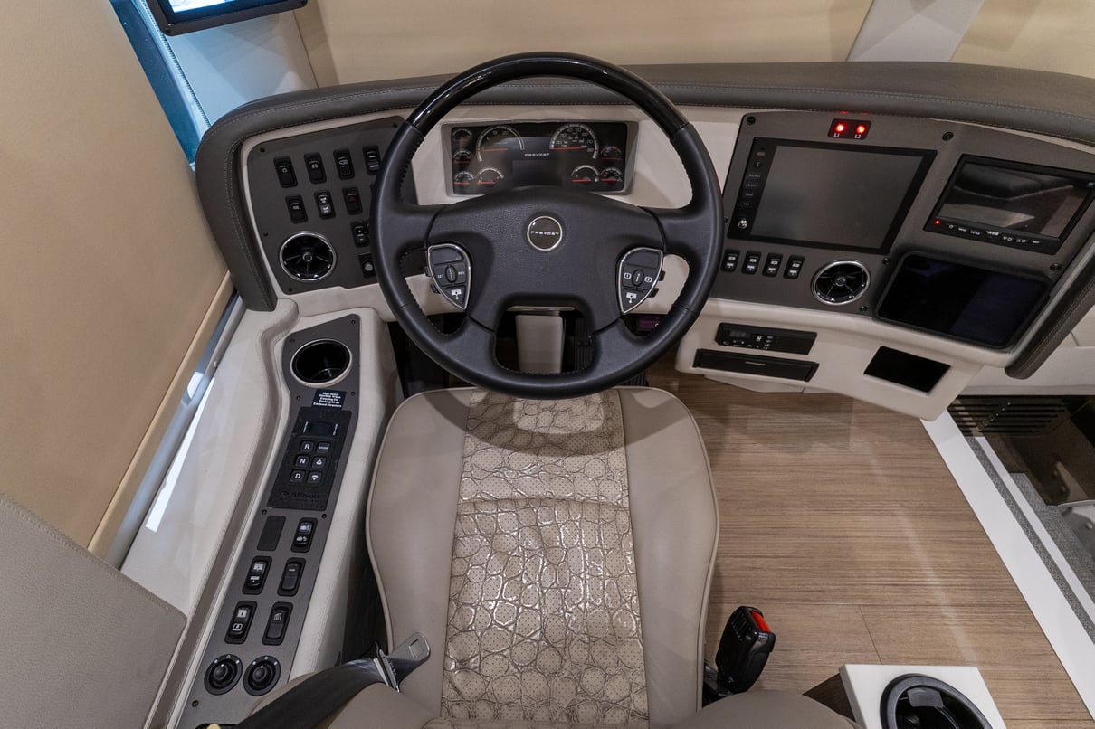 2023 Prevost Millennium X3 45 gallery image-13