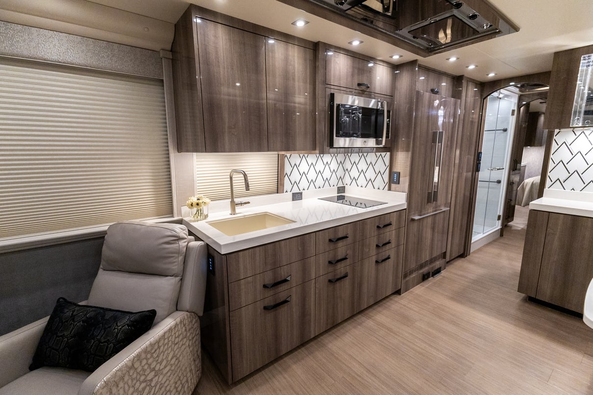 2023 Prevost Millennium X3 45 gallery image-18