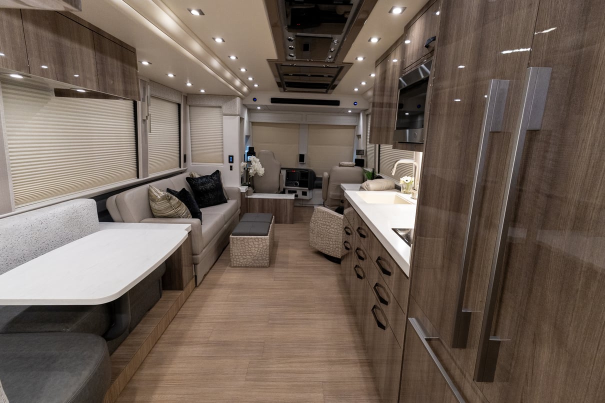 2023 Prevost Millennium X3 45 gallery image-21
